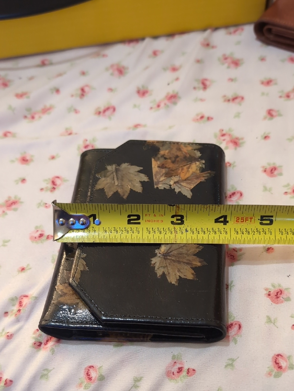 Vintage Gary's Black Leaf-Print Leather Wallet  - Folio Card Holder